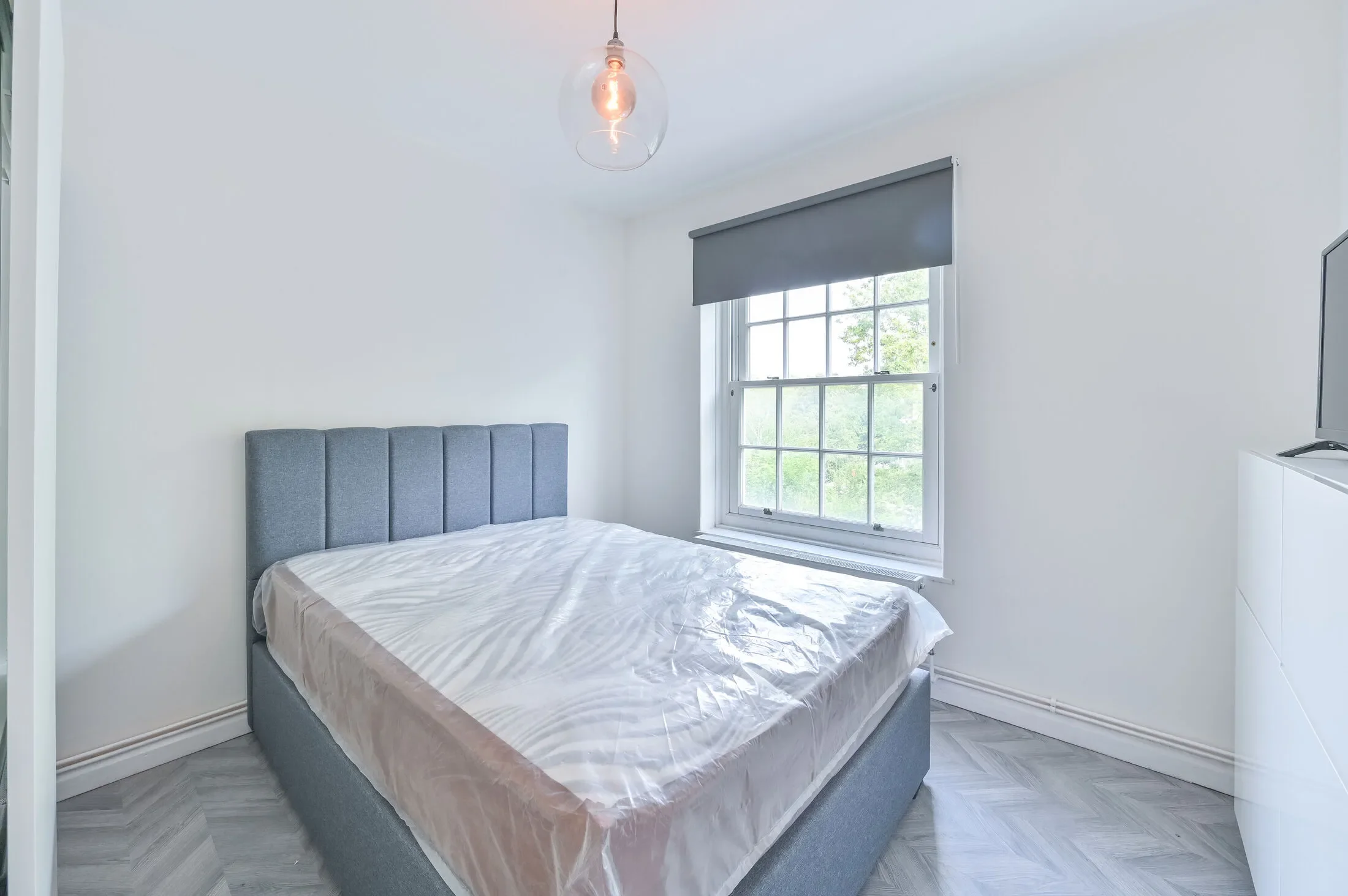Flat Orsett Street in Greater London