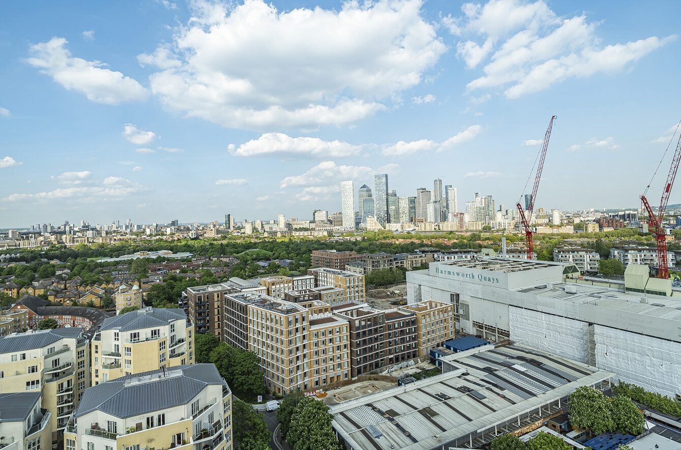 Flat Maritime Street in Greater London