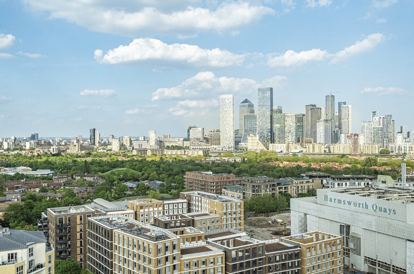 Flat Maritime Street in Greater London