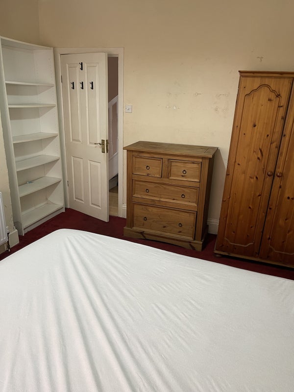 Room Florence Road in Poole