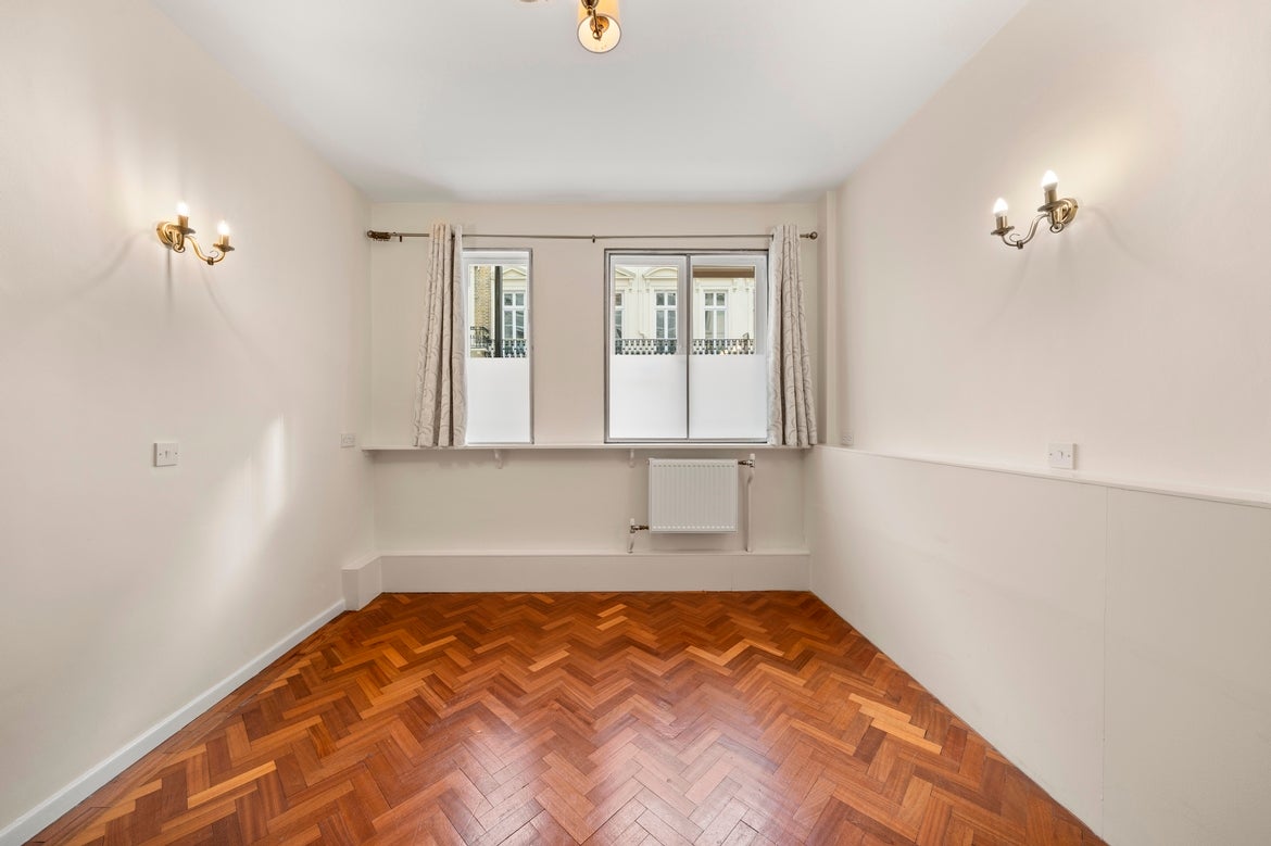 Flat Hyde Park Square in City of Westminster