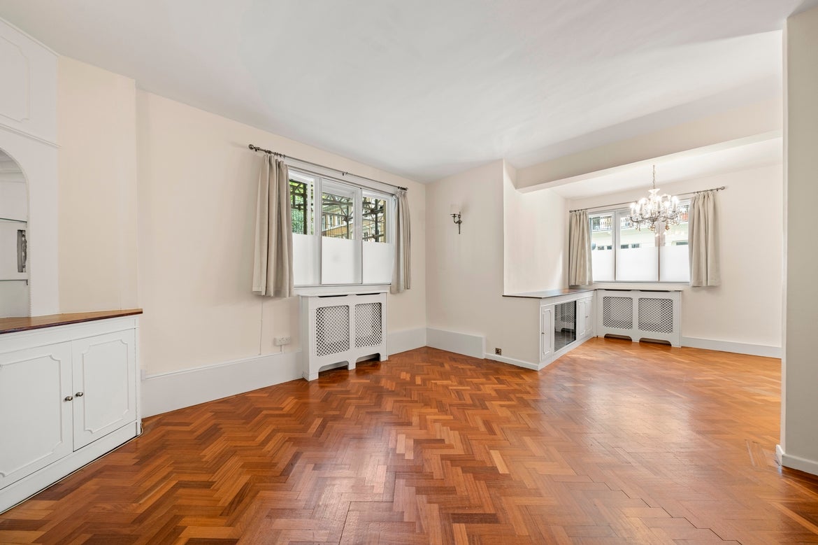 Flat Hyde Park Square in City of Westminster