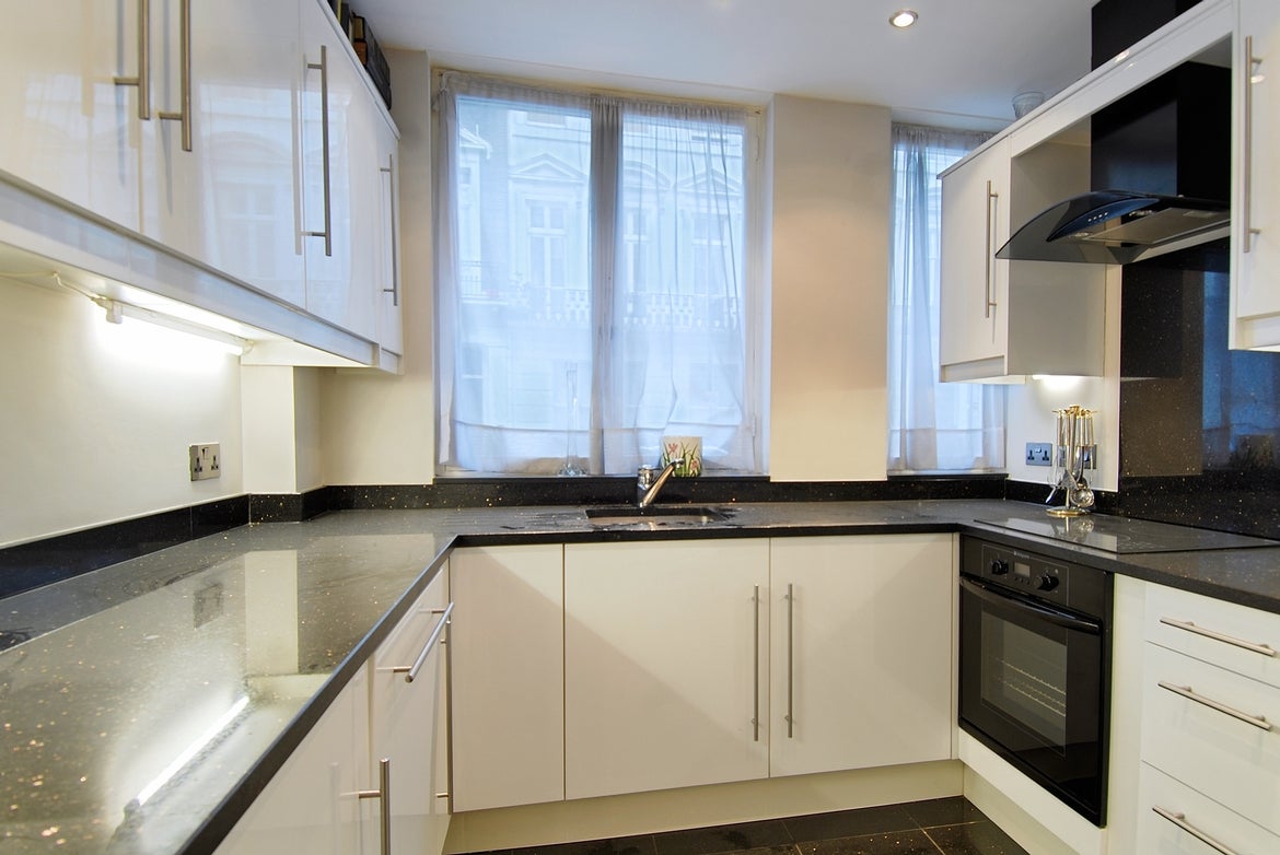 Flat Hyde Park Square in City of Westminster