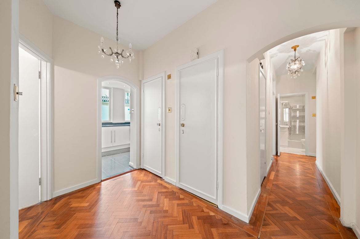 Flat Hyde Park Square in City of Westminster