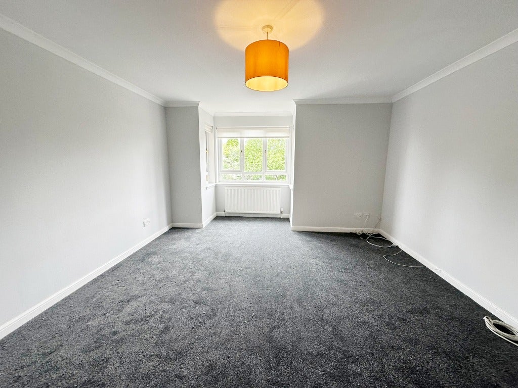 Flat Dundyvan Road in Coatbridge