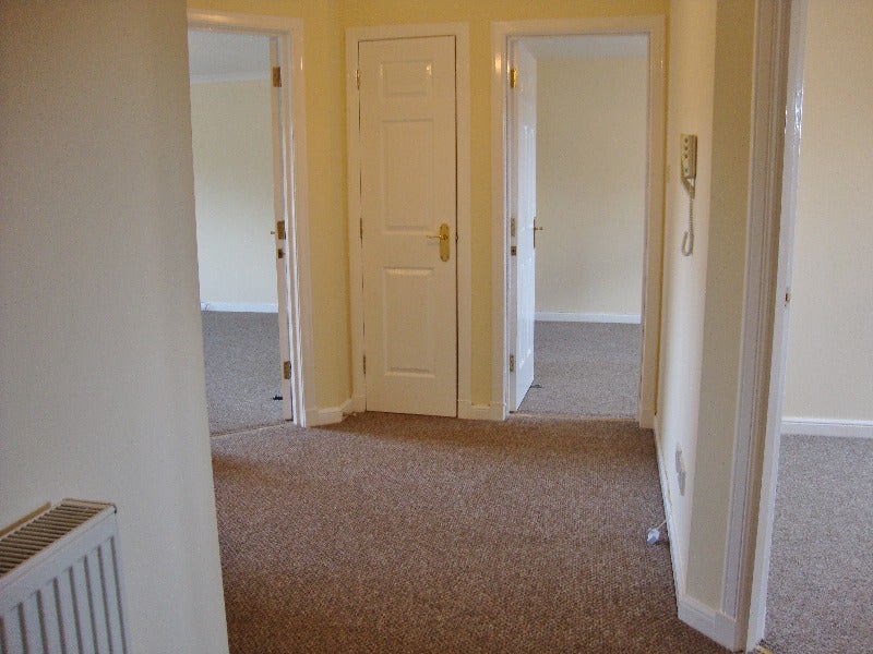 Flat Dundyvan Road in Coatbridge