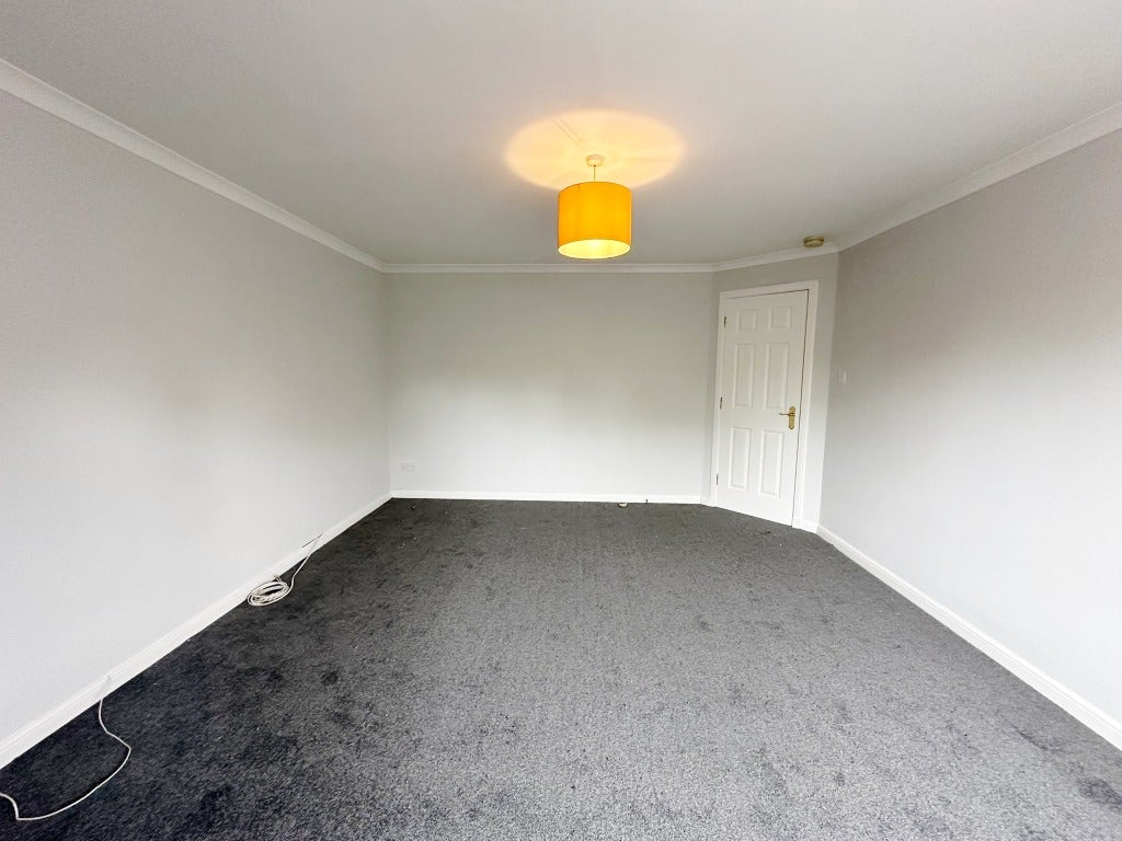 Flat Dundyvan Road in Coatbridge