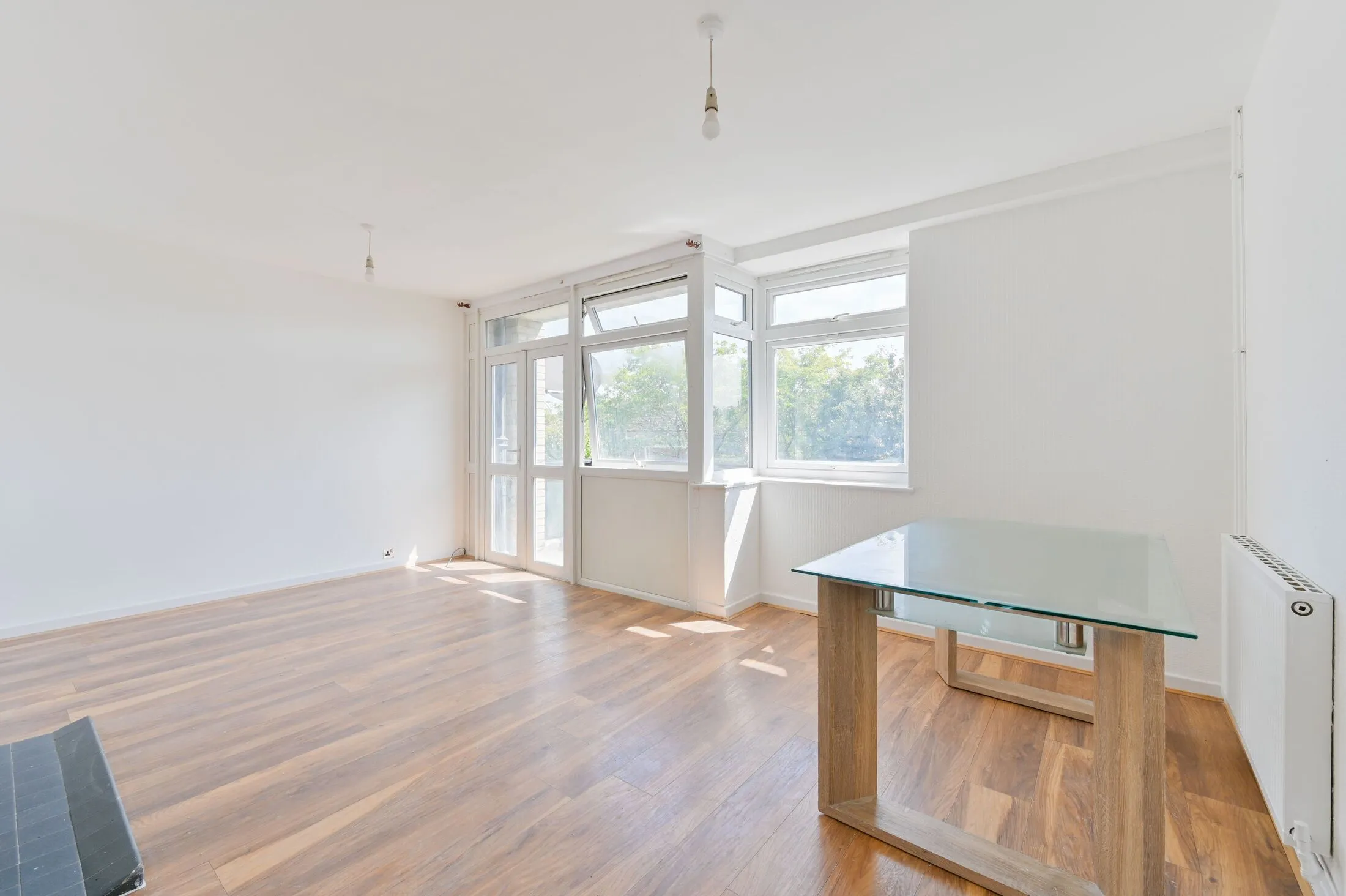 Flat Blackshaw Road in Greater London