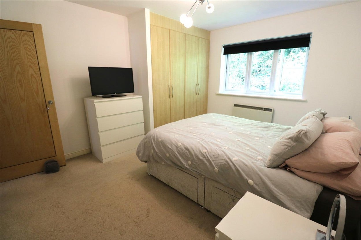 Flat St Catherines Wood in Surrey Heath