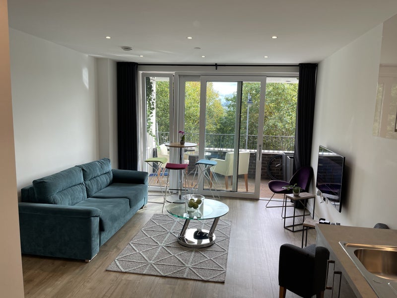 Flat Beck Square in Greater London