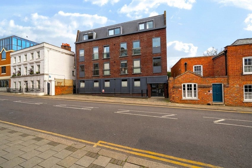 Flat Sheet Street in Windsor