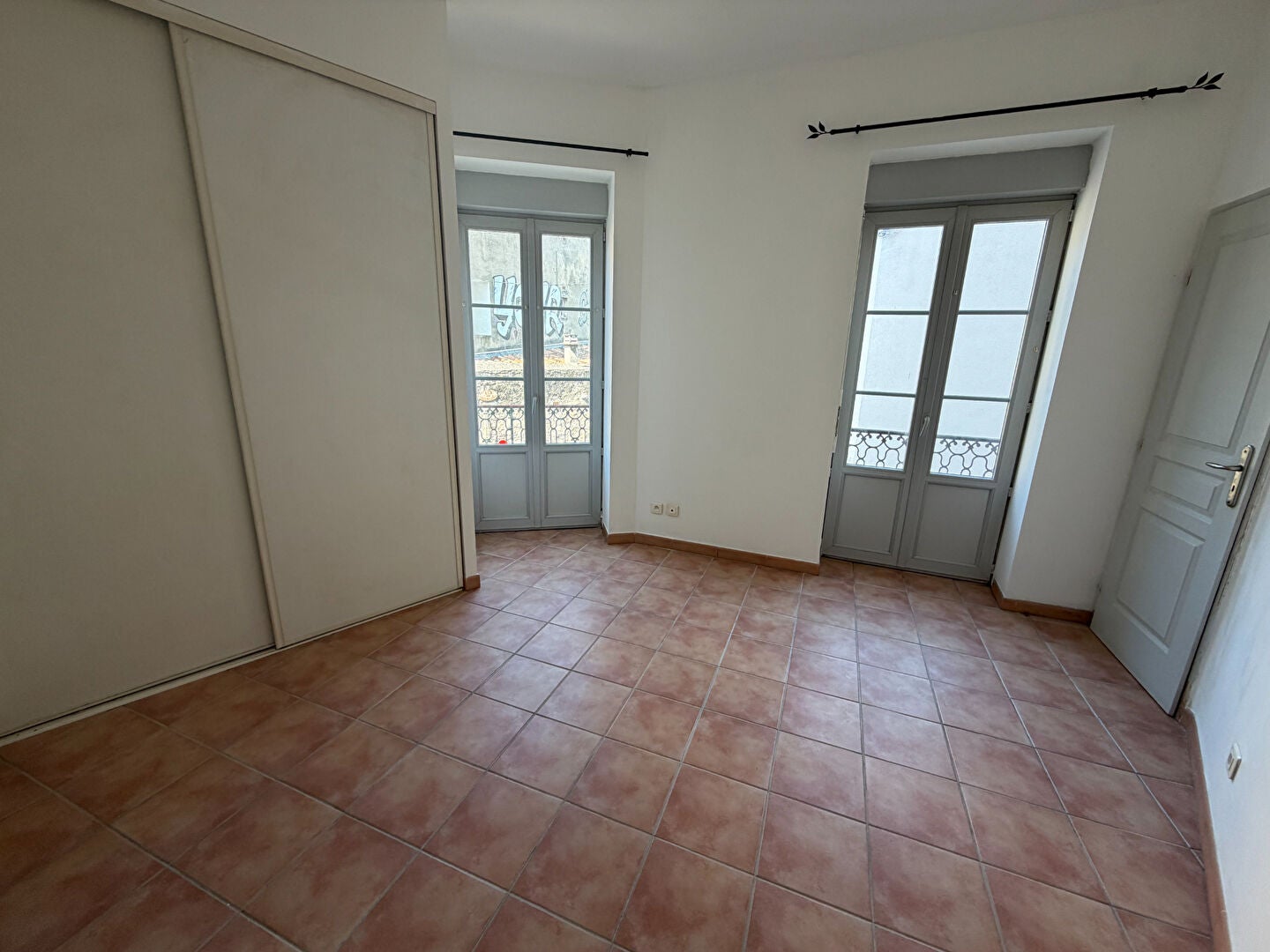 Flat Chemin du Quartier d'Espagne in Nîmes