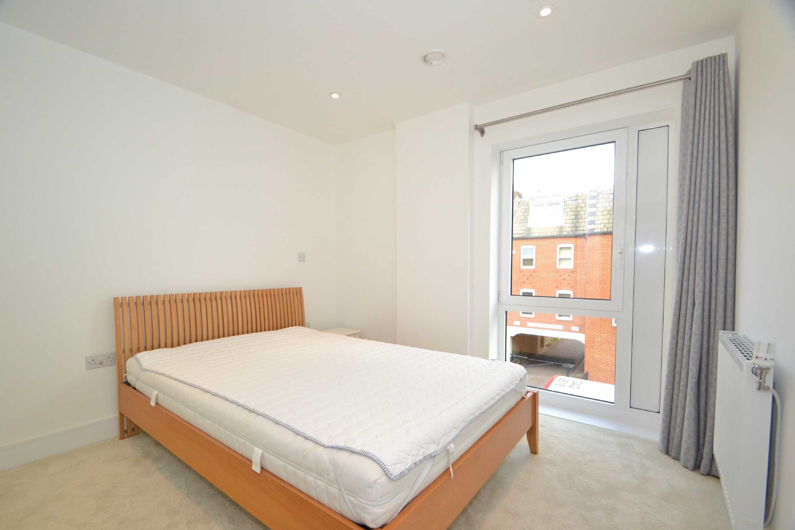 Flat Hartfield Road in Greater London