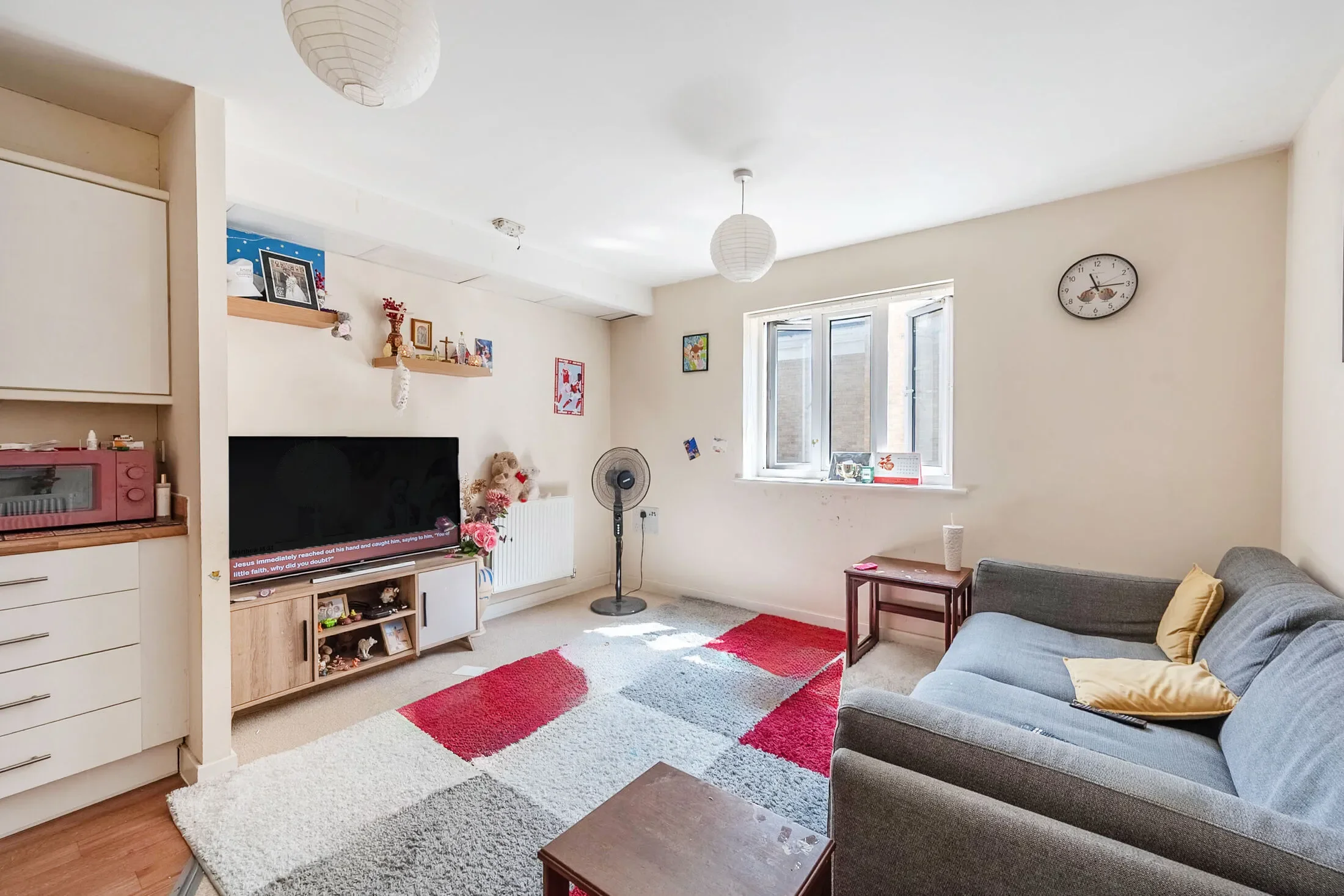 Flat Ley Farm Close in Watford