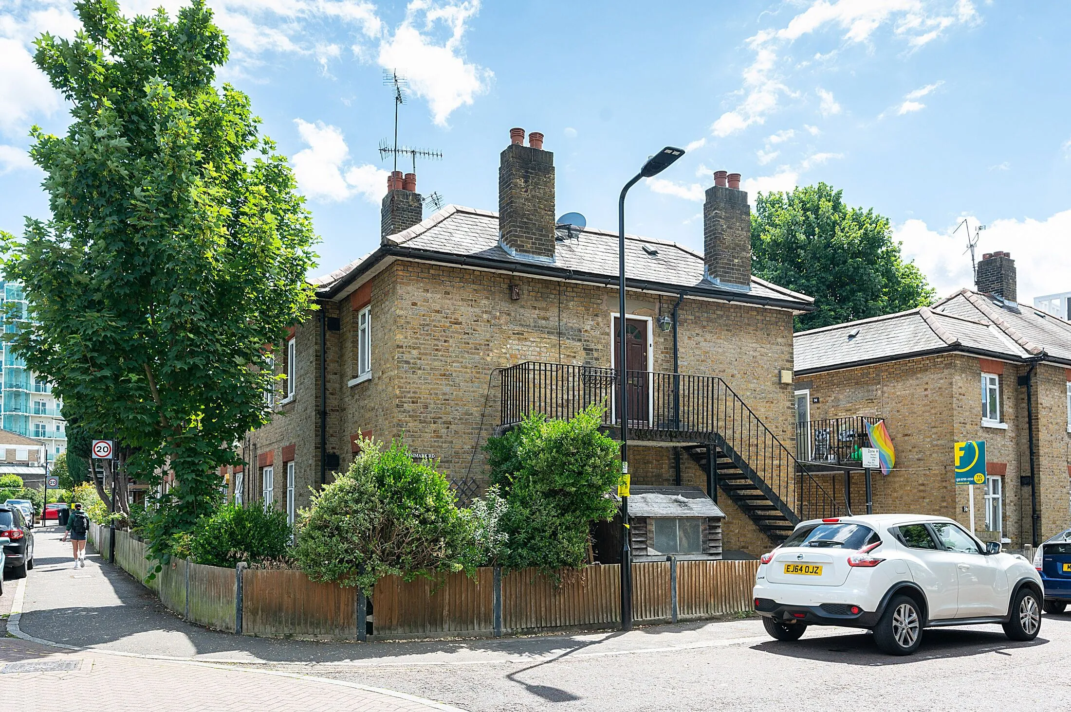 Flat Denmark Road in Greater London