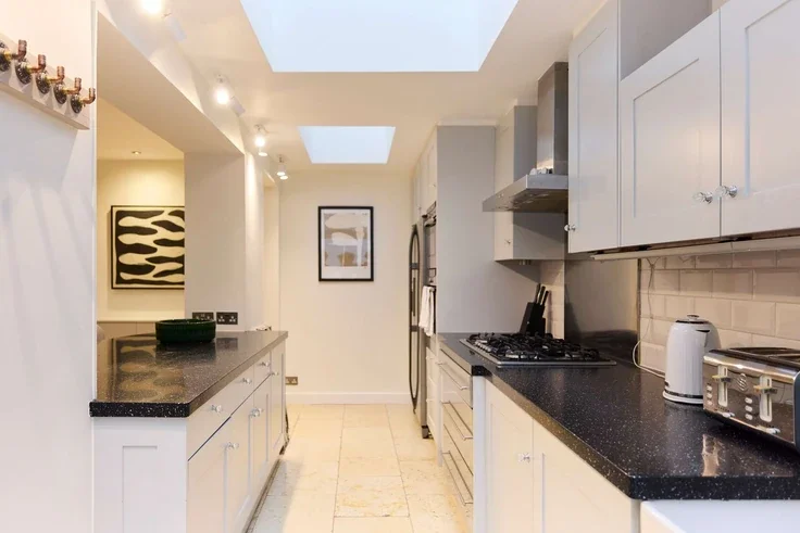 Flat Hyde Park Gardens Mews in City of Westminster