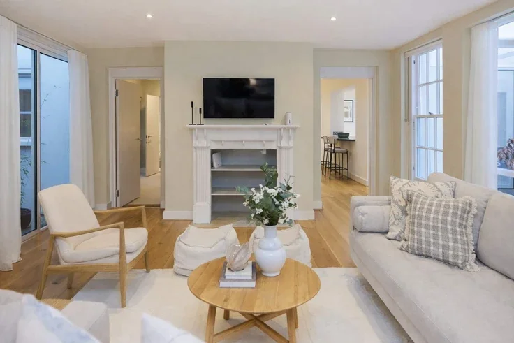 Flat Hyde Park Gardens Mews in City of Westminster