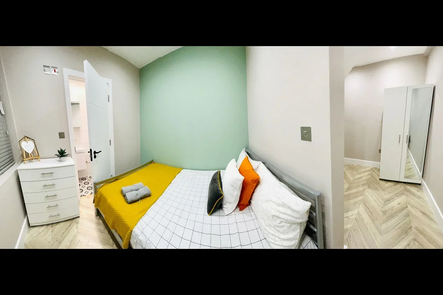 Room Broadway Gardens in Greater London