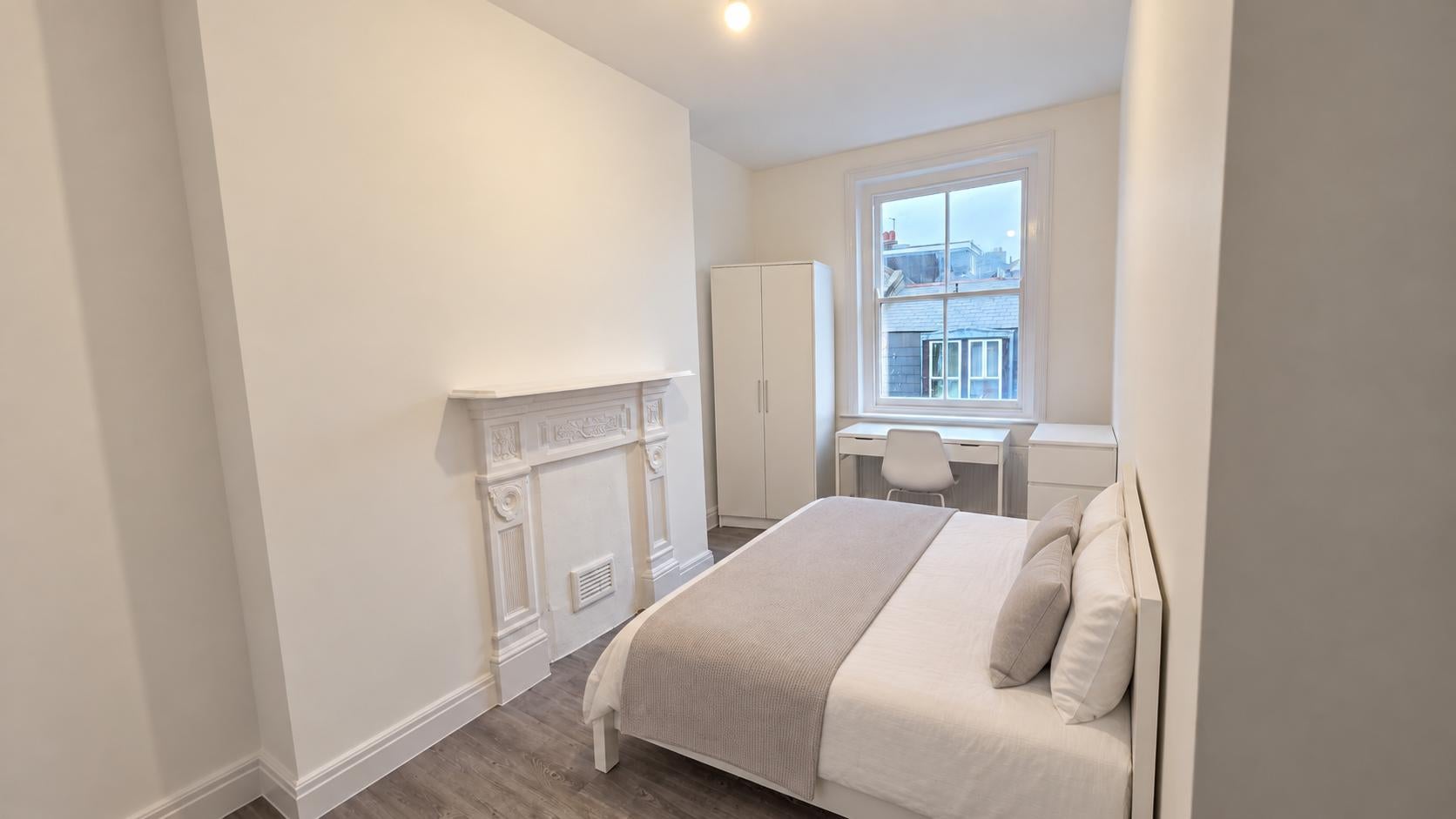 Room Fordham Street in Greater London