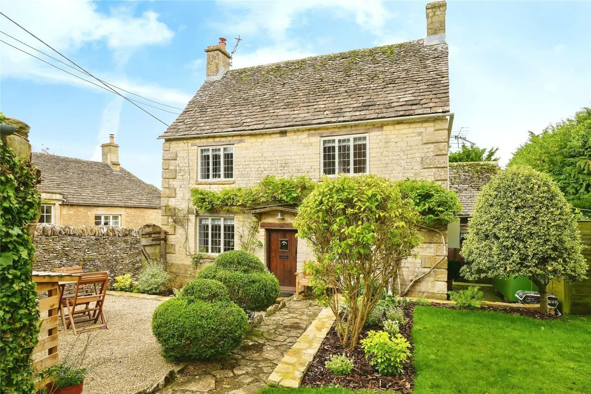 House The Hill in West Oxfordshire