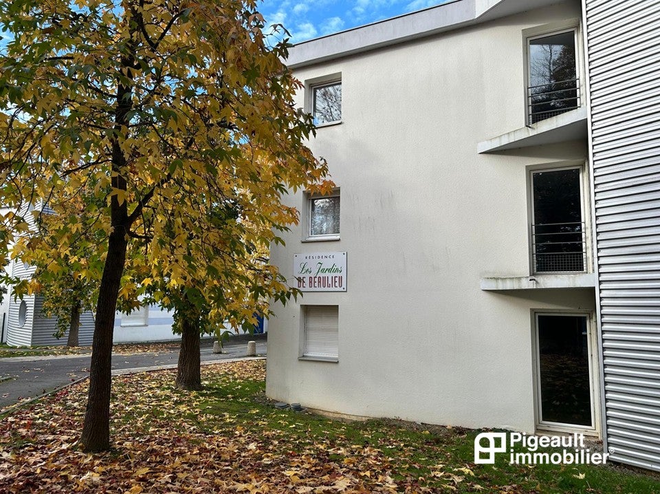 Appartement Square Pedro Flores-Cano à Rennes