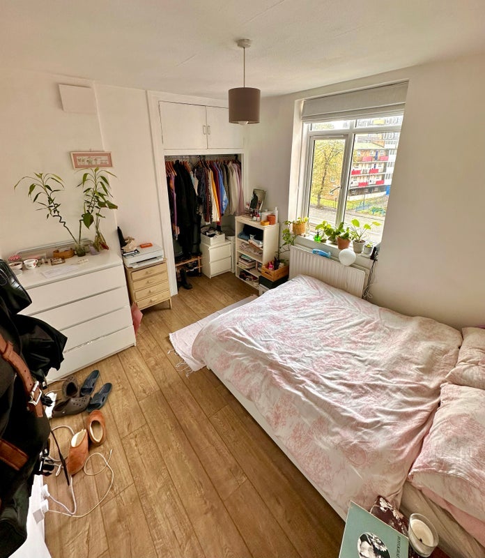 Room Homerton Road in Greater London
