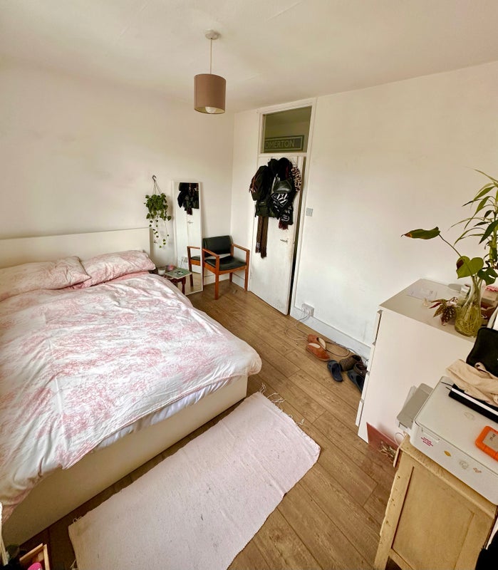 Room Homerton Road in Greater London