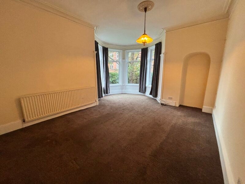 Flat Whitehill Street in Glasgow