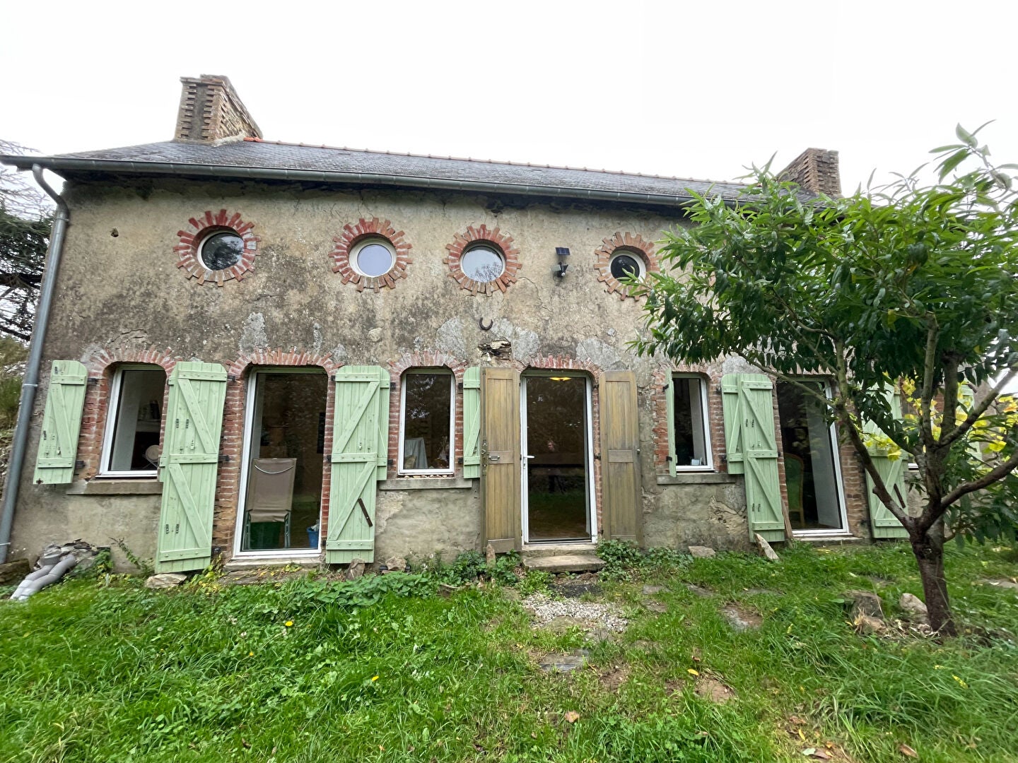House Place de la Mairie in Saint-Méen-le-Grand