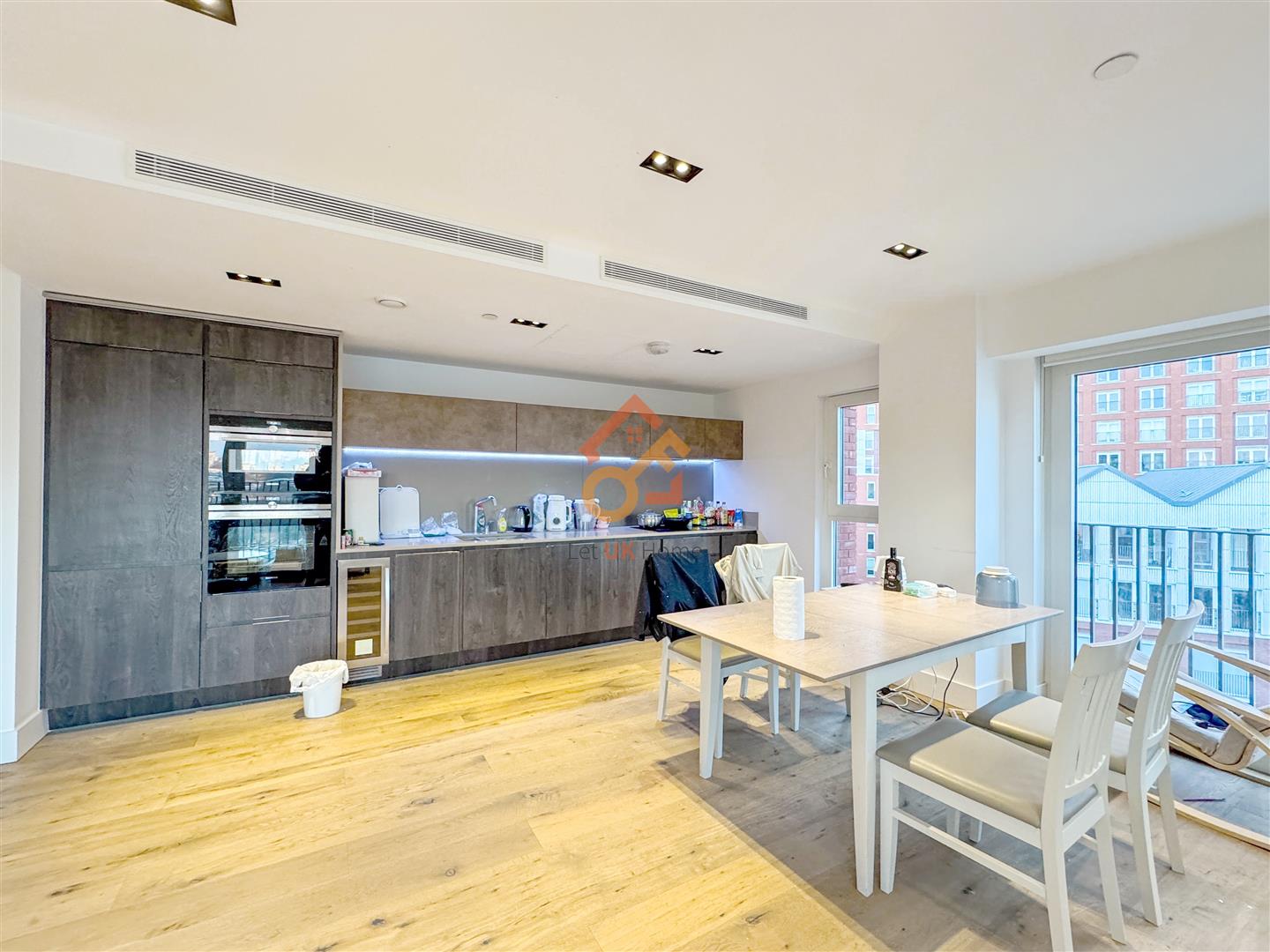 Flat Exchange Gardens in Greater London