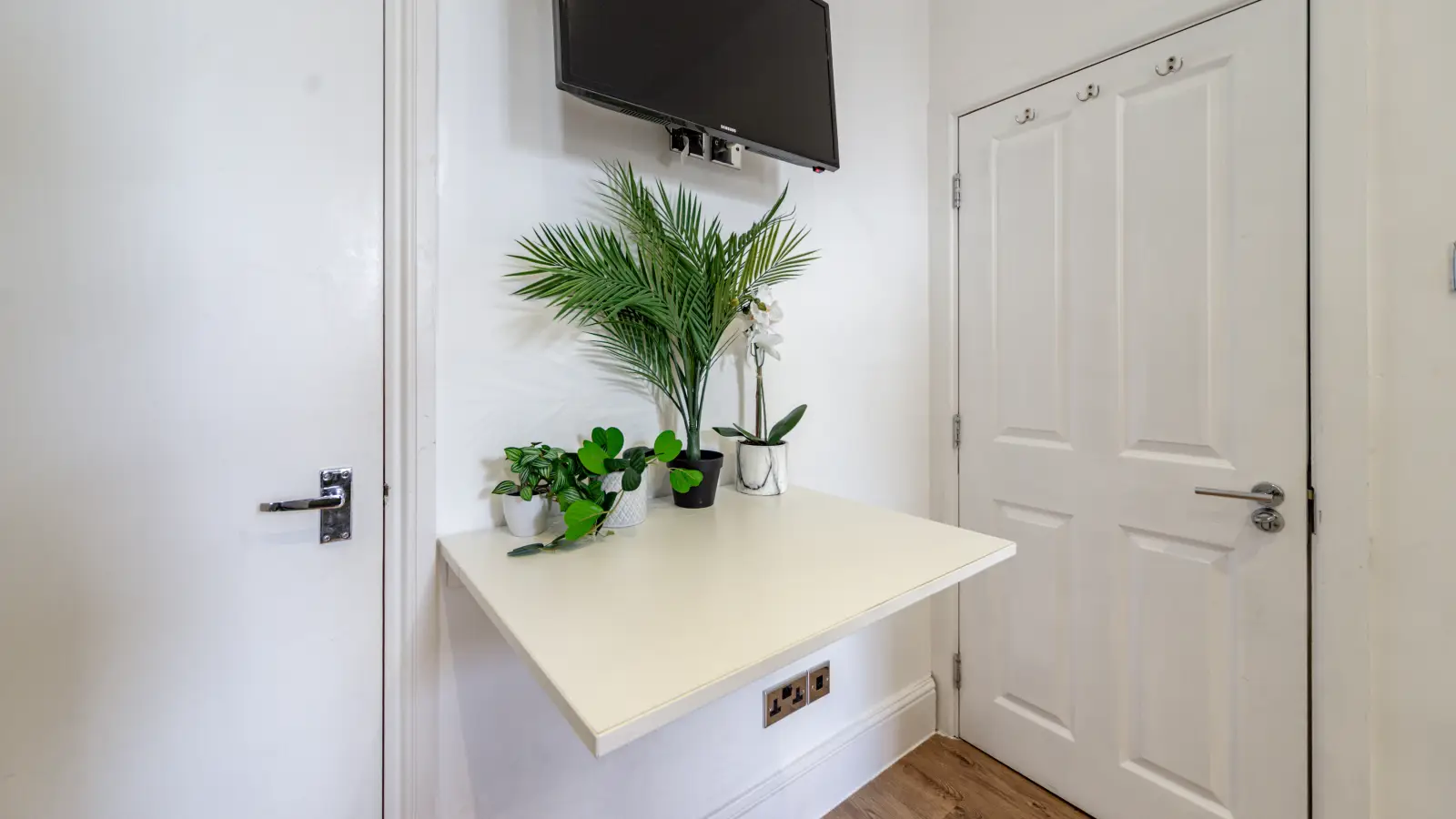 Flat Queensborough Terrace in City of Westminster