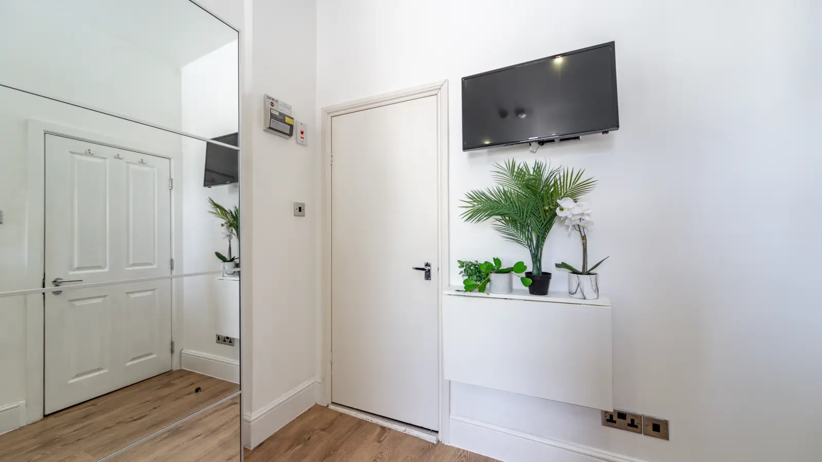 Flat Queensborough Terrace in City of Westminster
