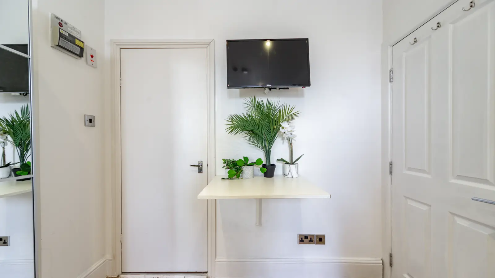 Flat Queensborough Terrace in City of Westminster