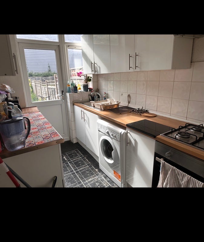 Room Willoughby Lane in Greater London