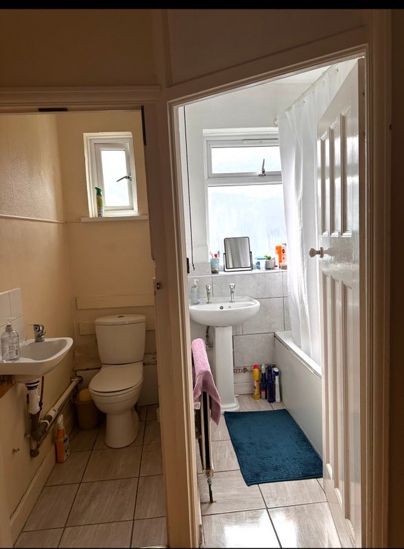 Room Willoughby Lane in Greater London