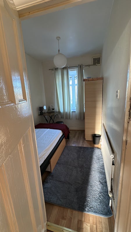 Room Willoughby Lane in Greater London