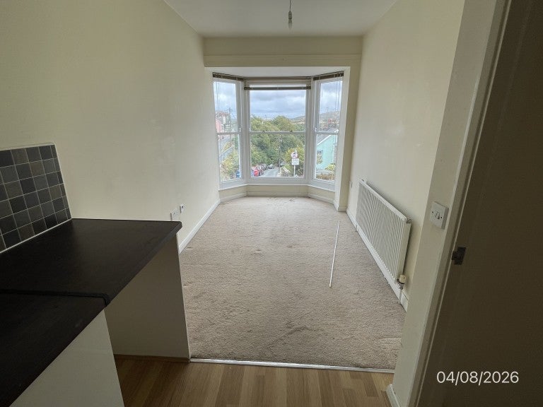 Flat West Street in Fishguard