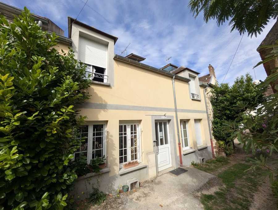 Flat Grand Chemin de Voulx in Montmachoux