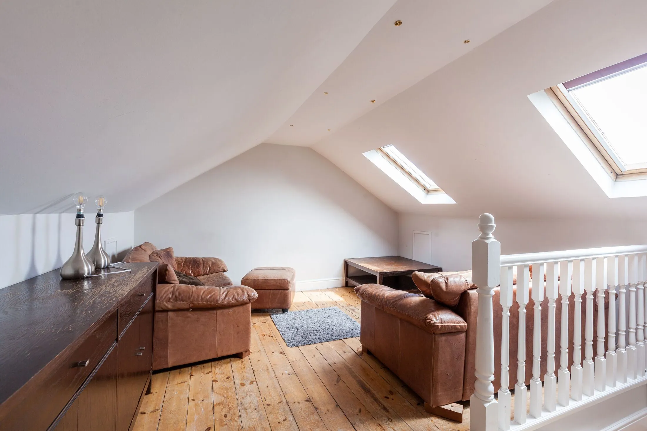 Flat Solon New Road in Greater London