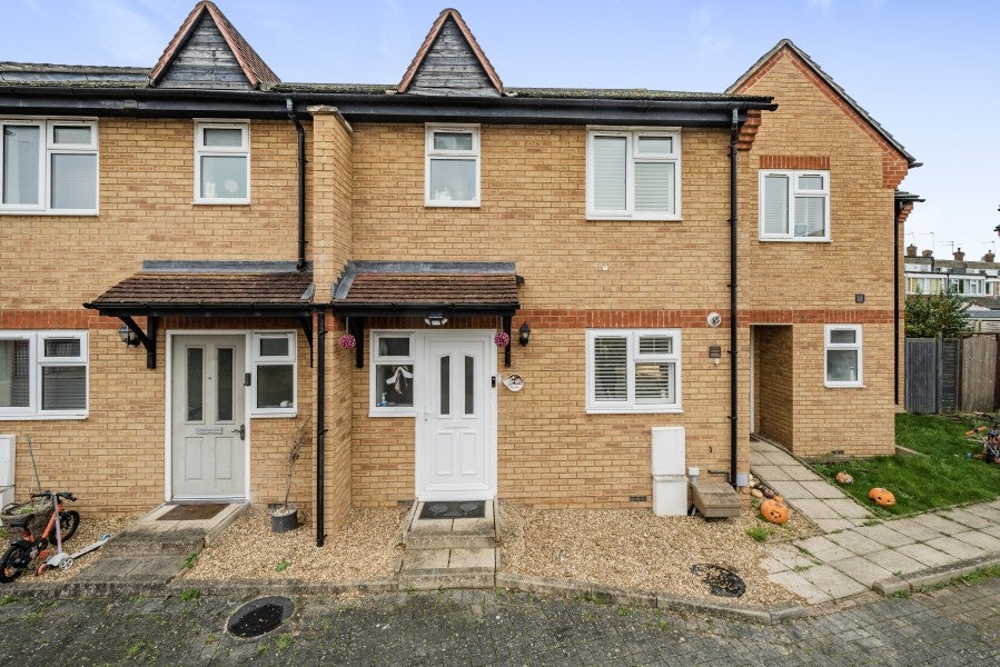 House Oak View in Borough of Runnymede