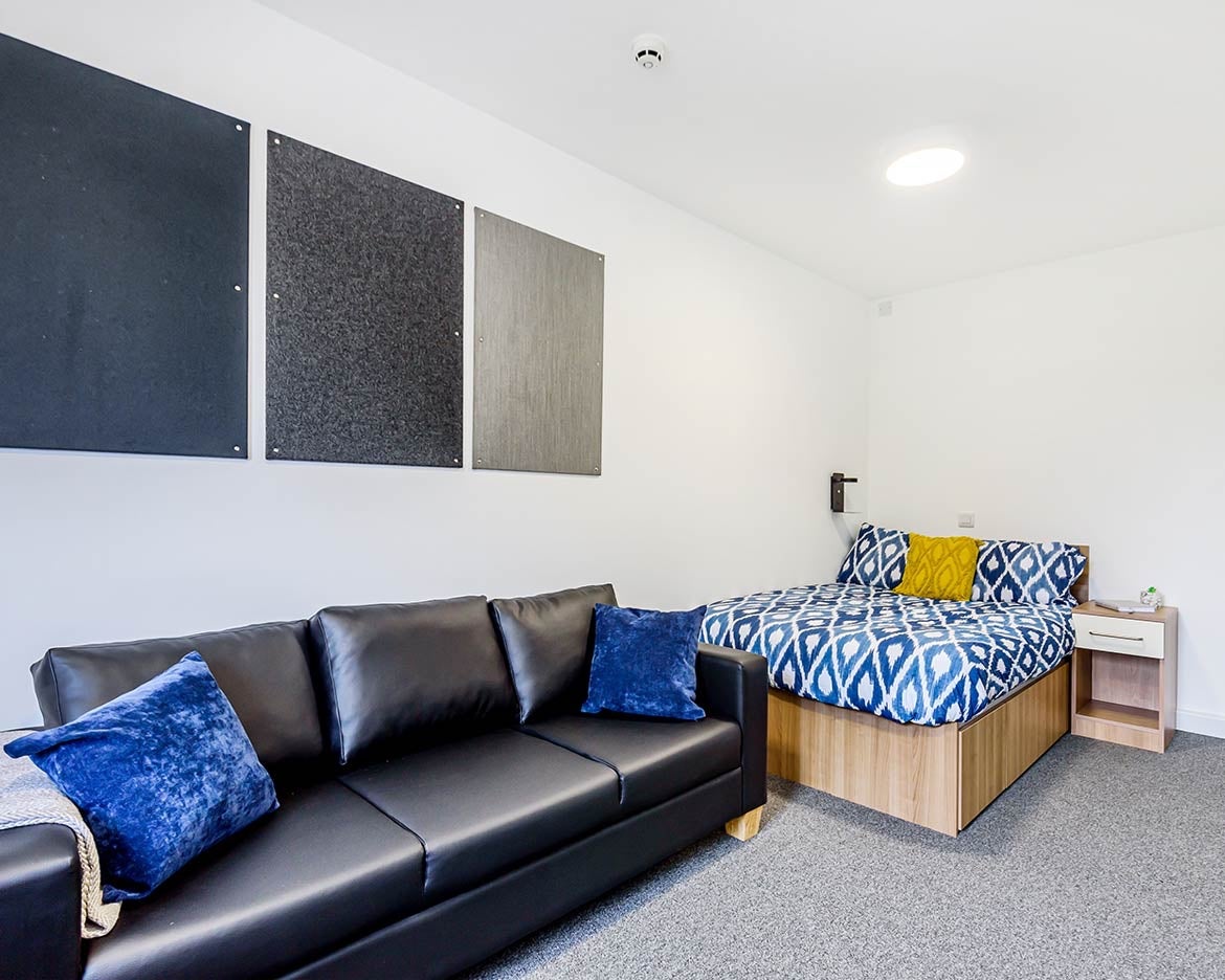 Flat Blackstock Close in Oxford