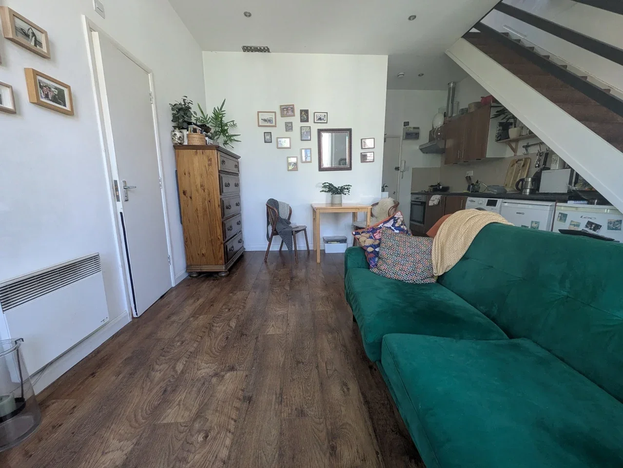 Flat Duckett Road in Greater London