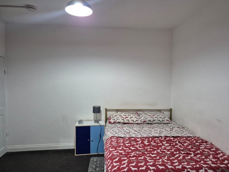 Room Luton Road in Greater London