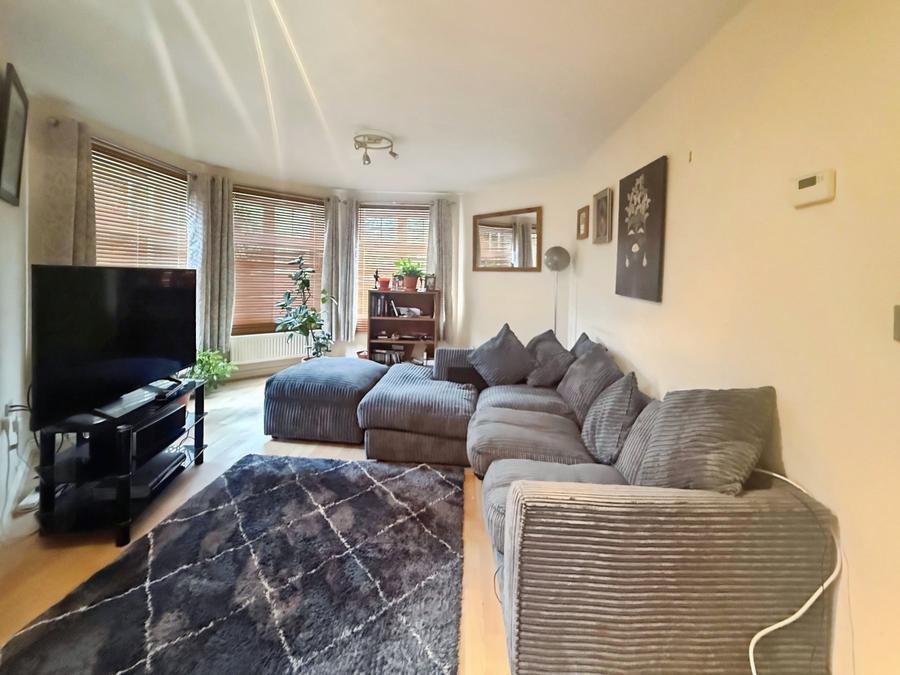 Flat Sheridan Way in Nottingham