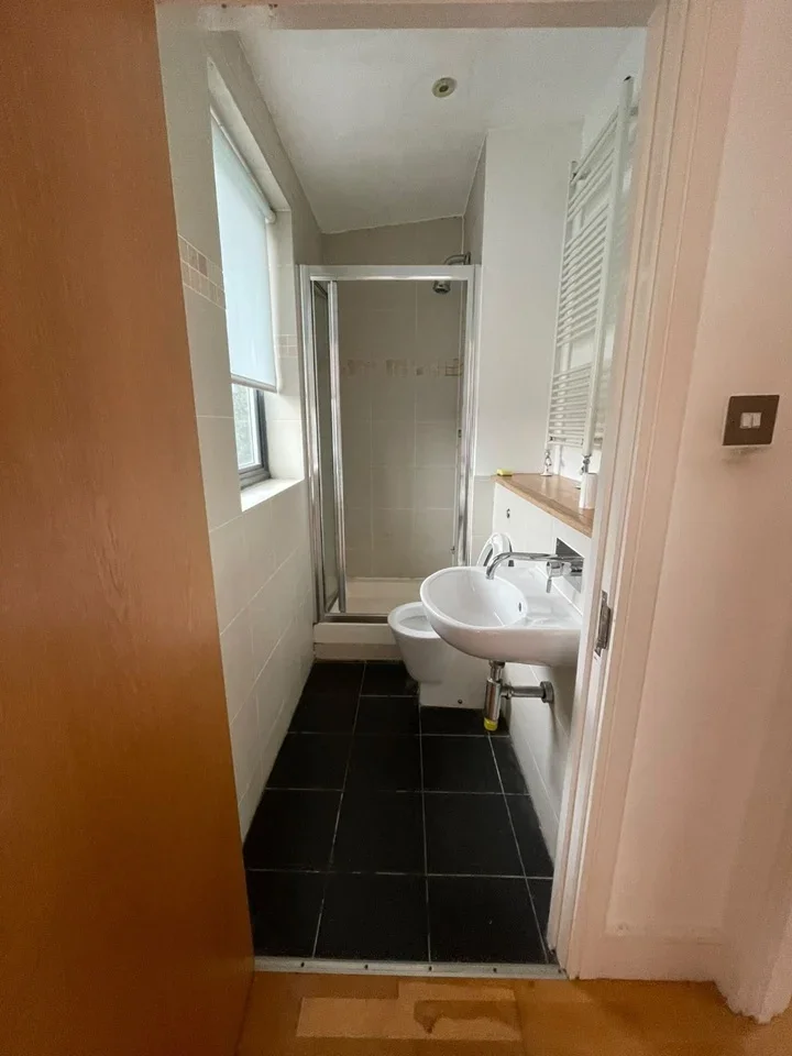 Room Acre Lane in Greater London