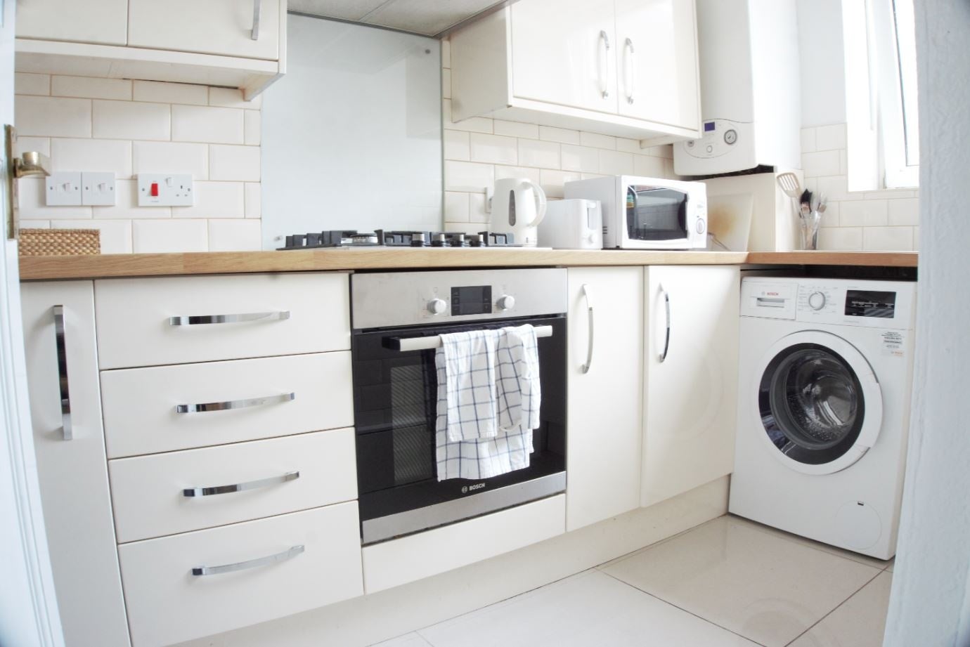 Room Cyrus Street in Greater London