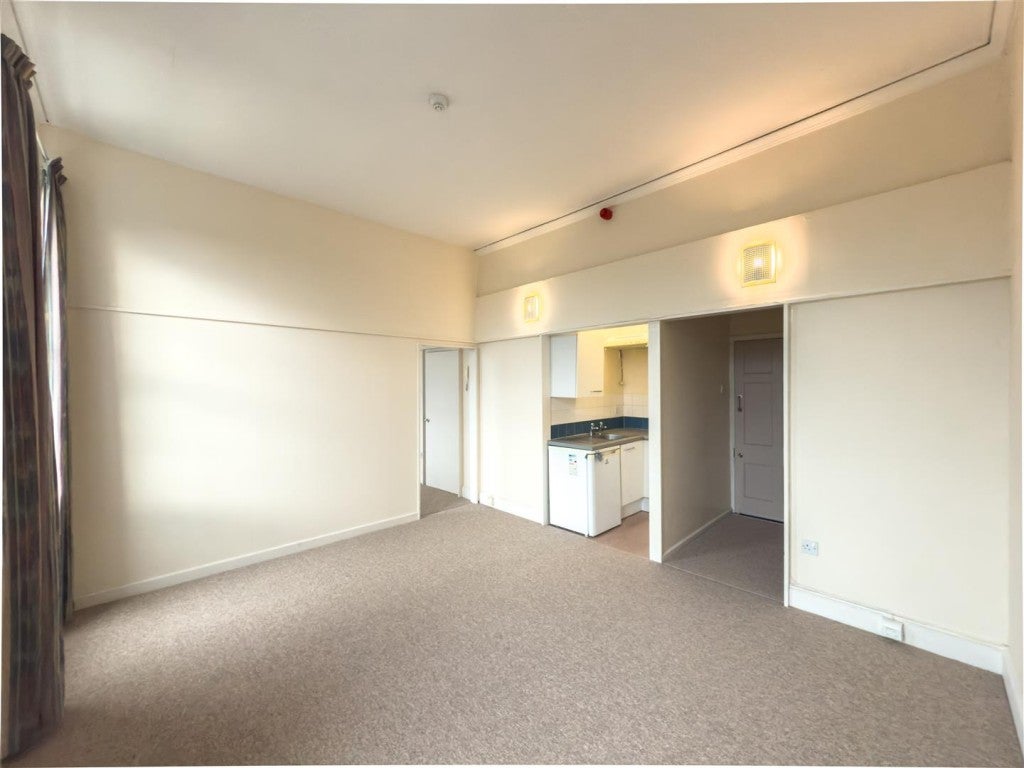 Flat Prestbury Road in Cheltenham