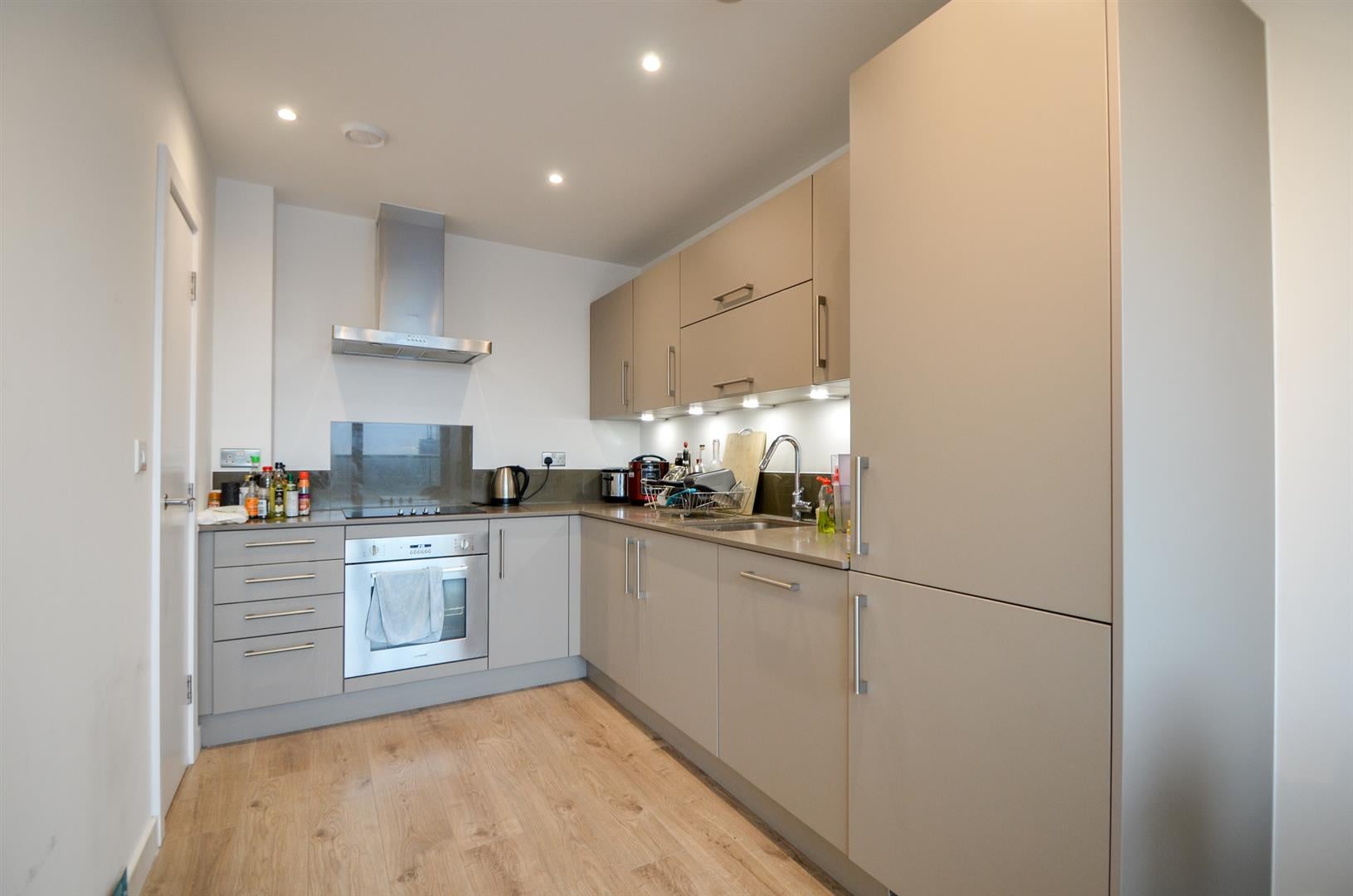 Flat Rotherhithe New Road in Greater London