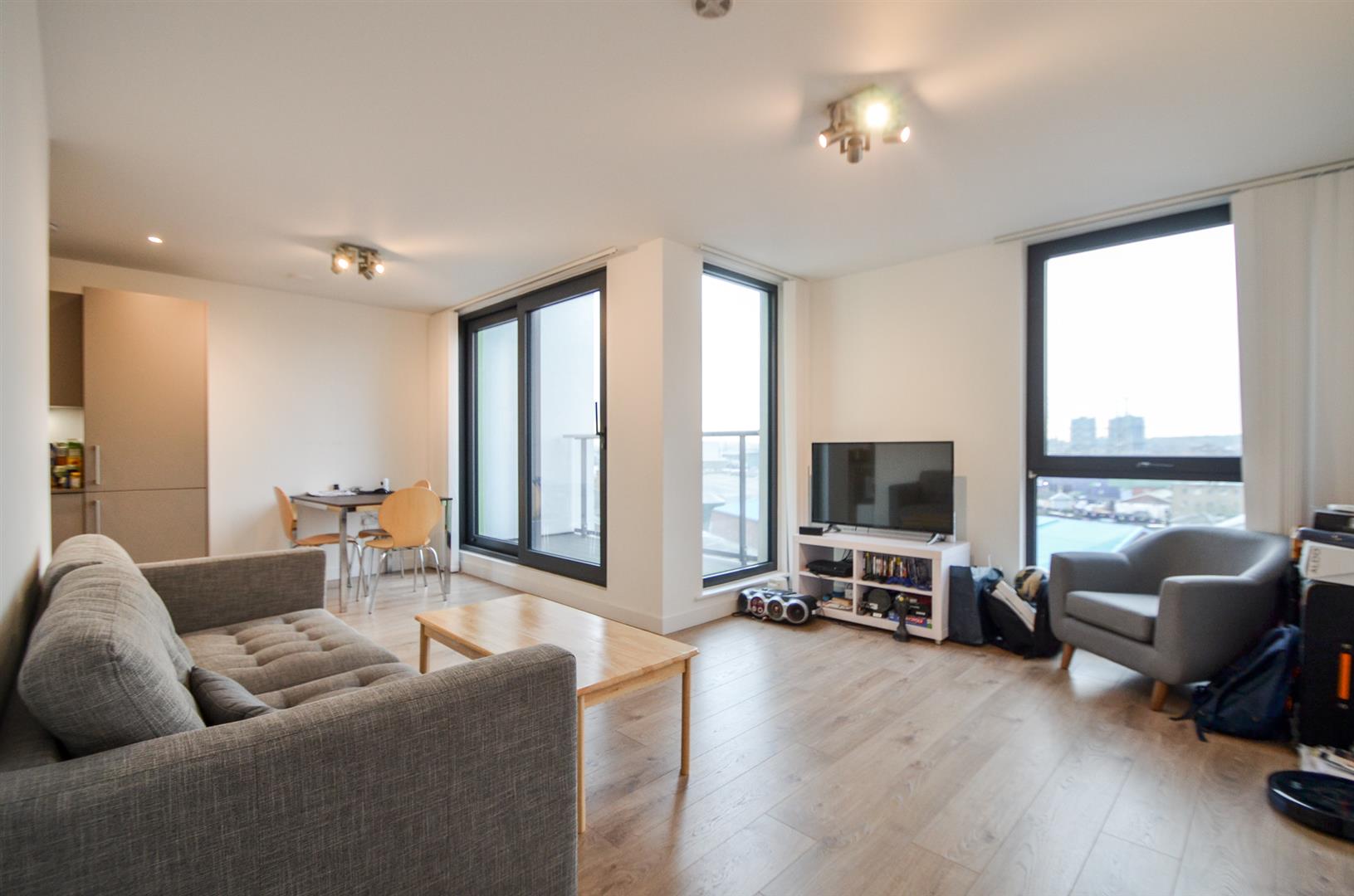 Flat Rotherhithe New Road in Greater London