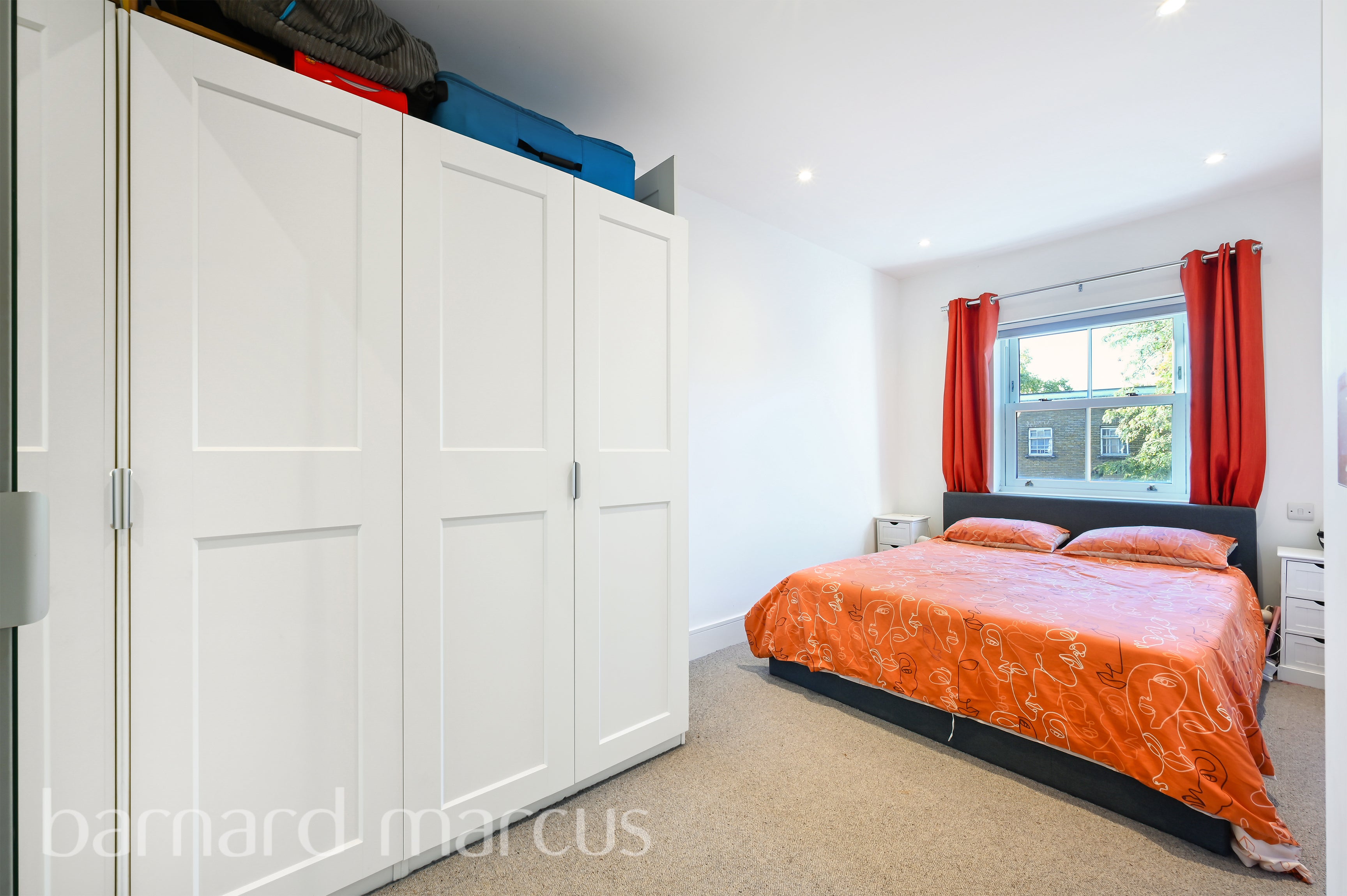 Flat Warham Street in Greater London